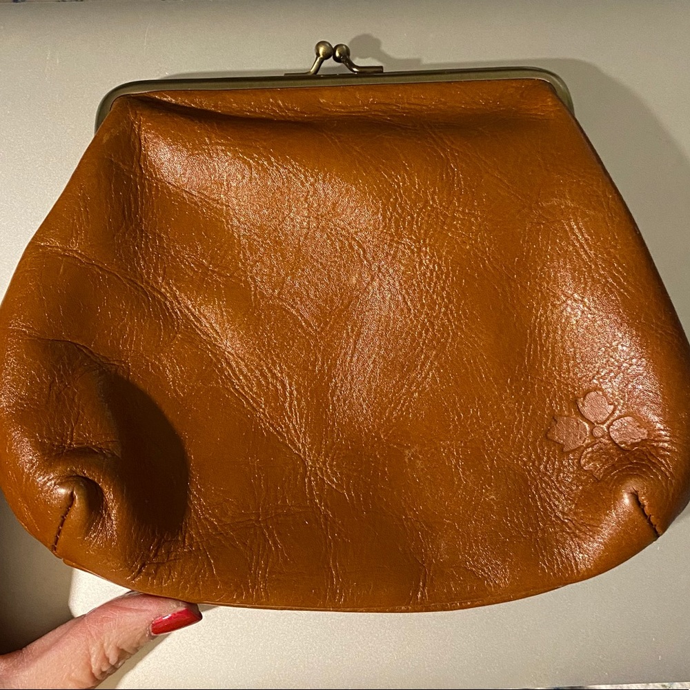 Patricia Nash Savena KissLock Clutch Wristlet Tan